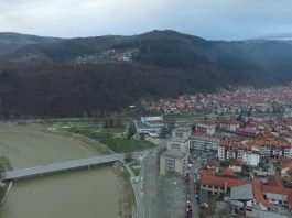 OSTAVILA OPROŠTAJNO PISMO PA NAŠLI NJENU OBUĆU NA OBALI – Nastavlja se potraga za Prijepoljkom koja je skočila u Lim