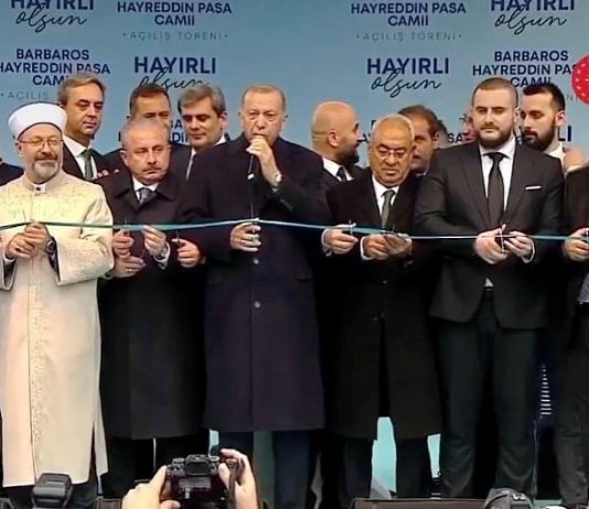 Zukorlić mit Erdogan bei der Eröffnung der Hajredin-Moschee in Istanbul