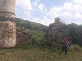 Incident u Bijelom Polju – Imam i džematlije napadnuti tokom čišćenja mezarja u haremu porušene džamije u Radulicima