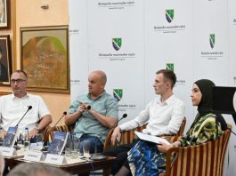 Održana promocija knjige „Od Srebrenice do svjetla na kraju tunela“ i izložba „Priče iz Srebrenice“