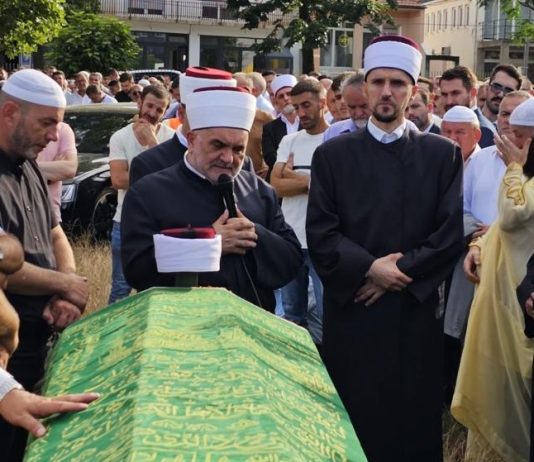 Predsjednik Mešihata na dženazi hfz. Bajram ef. Ajetiju