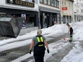 Nestvarni prizori u Njemačkoj: Pao grad od 30 centimetara, građani u šoku