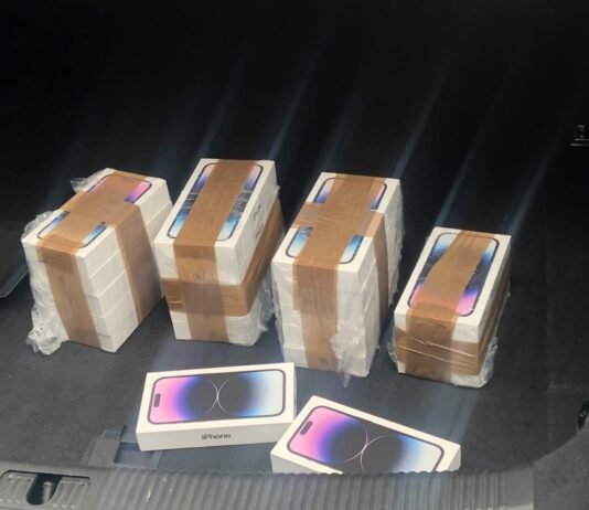 Pazarcu kosovska policija oduzela 40 iPhone telefona