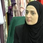 „Serbia fashion week“ izbrisao fotografije dizajnerke iz Novog Pazara na kojima se vidi haljina u bojama palestinske zastave (video)