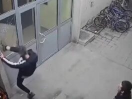 Besramni vandalizam u Novom Pazaru: Neobuzdani mladići uništavaju staklo u PASAŽU ZGRADE JEZERO