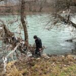 Najtužnija slika iz Prijepolja: Otac traži sina na obali rijeke