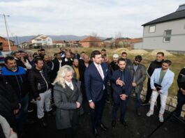 Ministar Đerlek otvorio nove asfaltirane dionice – Mještani dva romska naselja dobili 10 asfaltiranih ulica