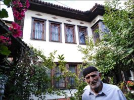 Orijentalna kuća familije Ramović i Eminbegović na Paricama u Novom Pazaru