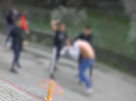 Brutalno vršnjačko nasilje u Novom Pazaru: Petorica tukla jednog (VIDEO)