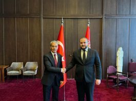 Der türkische Botschafter Hami Aksoj besuchte den Minister Usama Zukorlić