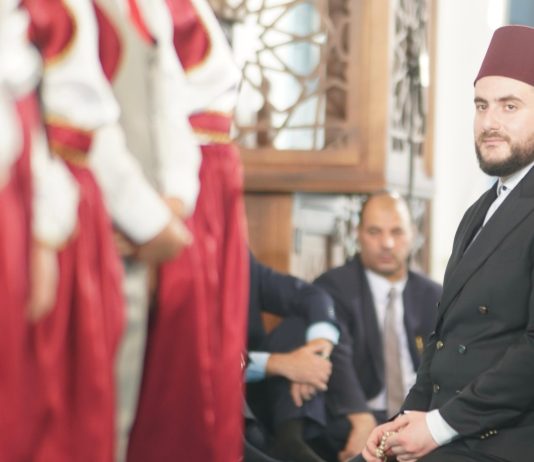 Ministar Zukorlić sa očevim fesom na Centralnom Bajram namazu