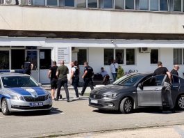 Masovna tuča u Novom Pazaru: Havarija zbog parking mjesta – sijevali noževi, nađen i pištolj