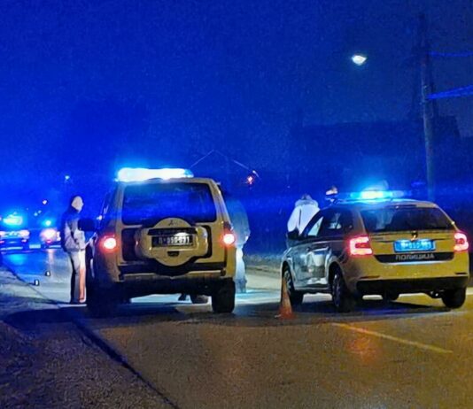 “UZEO JE CRNU TORBICU… UPLAŠIO SE I POTEGAO PESNICU” – Novi detalji kobne tuče kod Ulcinja! Policija traga za muškarcem iz Tutina