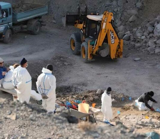 Prekopavanje terena kod Novog Pazara zbog moguće masovne grobnice albanskih civila