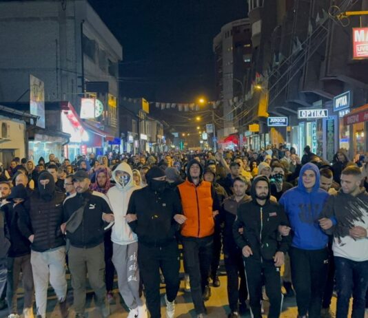 “Utakmica se neće igrati” – Navijači Novog Pazara protestovali protiv odluke FSS