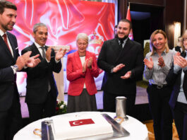 Delegacija SPP na čelu sa Zukorlićem na svečanom prijemu povodom obilježavanja nacionalnog dana R. Turske