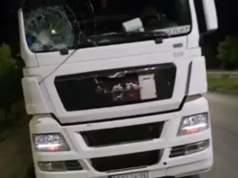 Kamenovan kamion iz Sandžaka u Podgorici (FOTO)