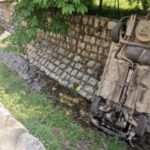 NIJE POVUKAO RUČNU, PA ZAVRŠIO U KORITU JOŠANICE: Nevjerovatna saobraćajna nezgoda u Novom Pazaru