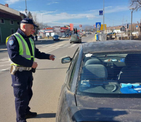 Muškarac vozio sa 4,95 promila alkohola u organizmu, isključen iz saobraćaja kod Sjenice