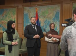 Diskriminacija u “Miša Cvijović” – Zukorlić pružio podršku: Djevojke s hidžabom u Prijepolju neće biti primorane da se odriču vjerskih prava