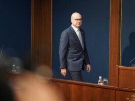 Premijer Miloš Vučević podnio ostavku