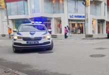 Krvave scene u Novom Pazaru: Djevojka pokušala da se ubije, žena nožem napala partnera