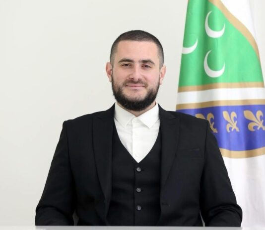 Zukorlić: Čestitam 11. maj – Dan bošnjačke zastave, simbol časti i opstanka