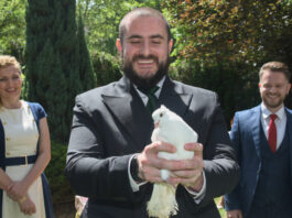 Zukorlić u prijepoljskoj Biblioteci: Muftijne knjige na dar, bijeli golub kao poruka mira