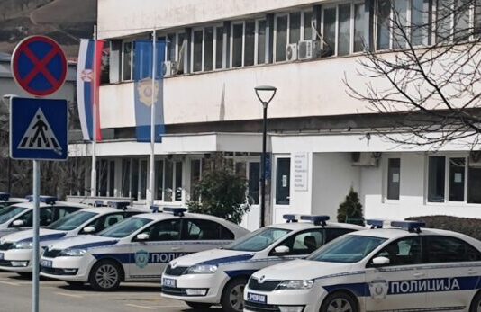 Uhapšen policajac u Novom Pazaru: Doveo ženu u zabludu i uzeo joj oko 1.500 eura