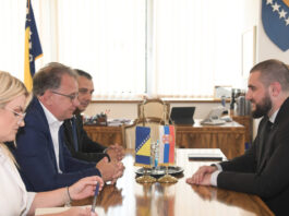 Ministar Zukorlić sa premijerom Nikšićem o kulturnim i infrastrukturnim vezama Sarajeva i Sandžaka