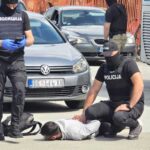 Narod ismijava Pazarsku policiju – Mladić iz “filmskog hapšenja” nije nosio drogu već kreatin!