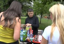 Knjige i sveske smo kupili, sada skupljamo za zimsku jaknu i čizme: Ovo su najhrabriji dječaci u Sandžaku