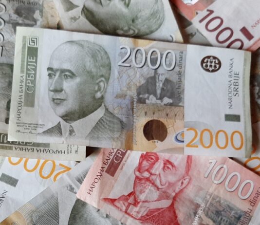 Vlada Srbije usvojila odluku o povećanju minimalca od 1. januara na 551 evro