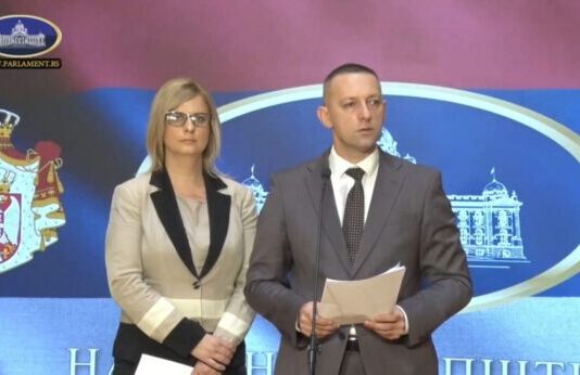 SDA javno odbila zajedničku rezoluciju o genocidu u Srebrenici (Video)