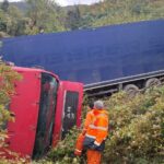 Kamion sleteo s puta, vozač zarobljen 17 sati – spašen zahvaljujući radnicima