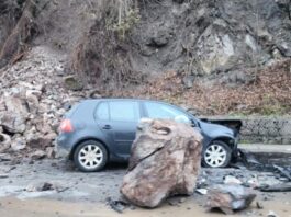 Brdo se srušilo u blizini Baljevca – automobil potpuno smrskan