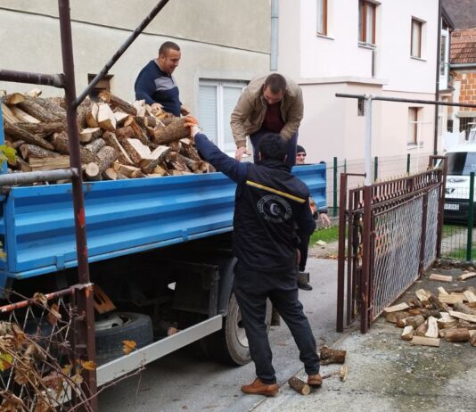 CHR „Hajrat” otpočeo podjelu ogrijeva u Prijepolju