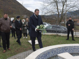 Ministar Zukorlić položio ljiljane na spomen-obilježje u Sjeverinu