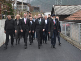 Zukorlić u Prijepolju – Obišao novoasfaltiranu ulicu koju je finansirao njegov kabinet
