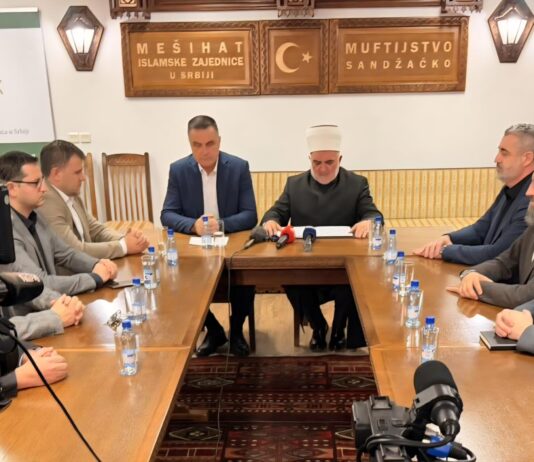 Dudić i Biševac (SDP) zajedno na konferenciji o ustupanju 300 m² za izgradnju Kolo džamije