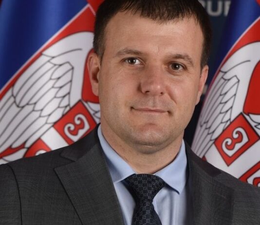 Memić – Na protestu u Novom Pazaru je bilo manje od 2.000 ljudi, uglavnom starijih