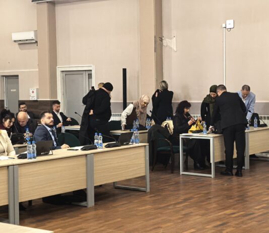 Odbornici SDA ponovo napustili Skupštinu – Zećirović: Na sceni je tiha kijamet koalicija