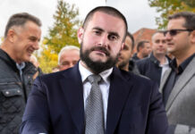 Zukorlić: Oni uzimaju od naroda, a mi donosimo novac – Mještanima Kruševa se otima novac za asfaltiranje