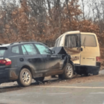 Sudar automobila i kombija blizu Tutina, dvoje djece povrijeđeno