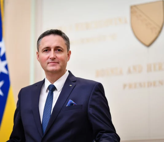 Lisica: Dok drugi obilaze „svoje“, bošnjački član Predsjedništva zaobilazi Sandžak