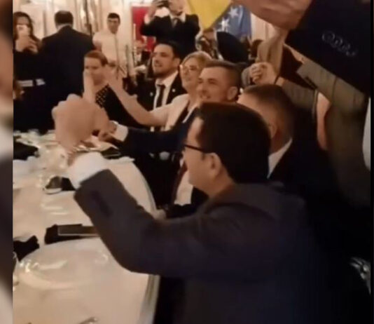 Politički sukob samo predstava: SDA i SDP pred biračima neprijatelji, u praksi saveznici (VIDEO)