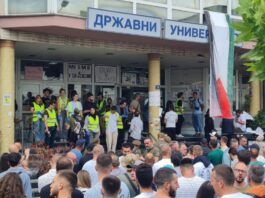Studenti Državnog univerziteta u Novom Pazaru izlaze iz blokade nakon dogovora sa rektorkom