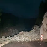 Ogroman odron na Ibarskoj magistrali: Nekoliko tona kamena se sručilo na put