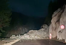 Ogroman odron na Ibarskoj magistrali: Nekoliko tona kamena se sručilo na put