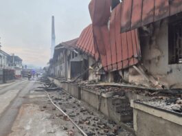 Vatrogasci i dalje gase požar u Novom Pazaru, uviđaj danas ili sutra